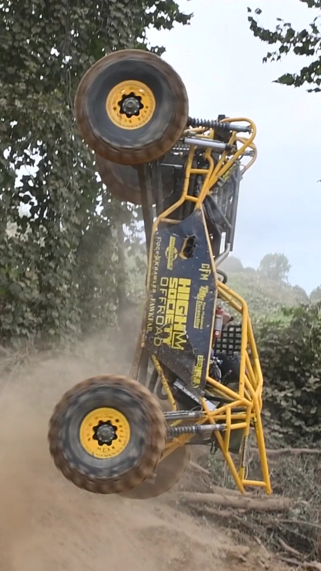 Rock Bouncer Stands on Its Tail and Flips Backwards, Driver Walks Out (SRRS 2017)